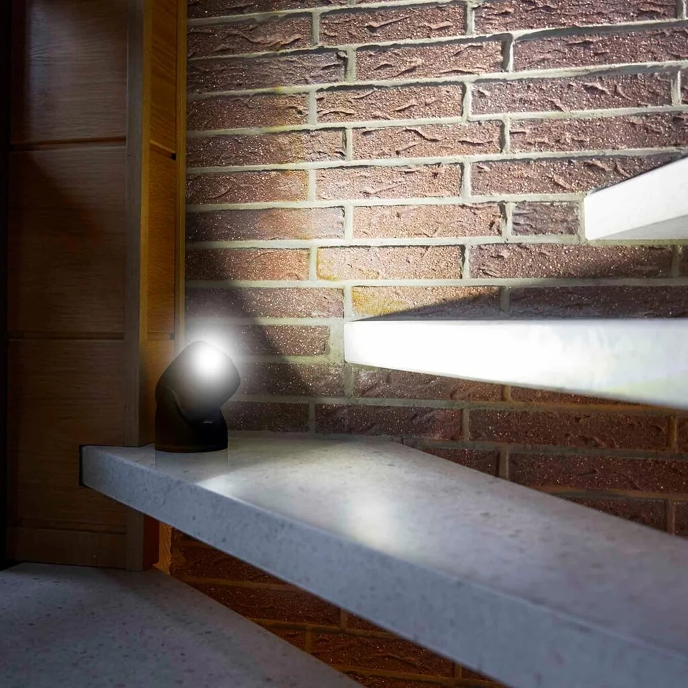 Northpoint led akumuliatorinis prožektorius, 2 prožektorių rinkinys su judesio jutikliu ir įsmeigiamu smaigaliu, 5000 k neutrali balta šviesa, 450 liumenų, integruotas laikmatis, su baterijomis (juodas)
