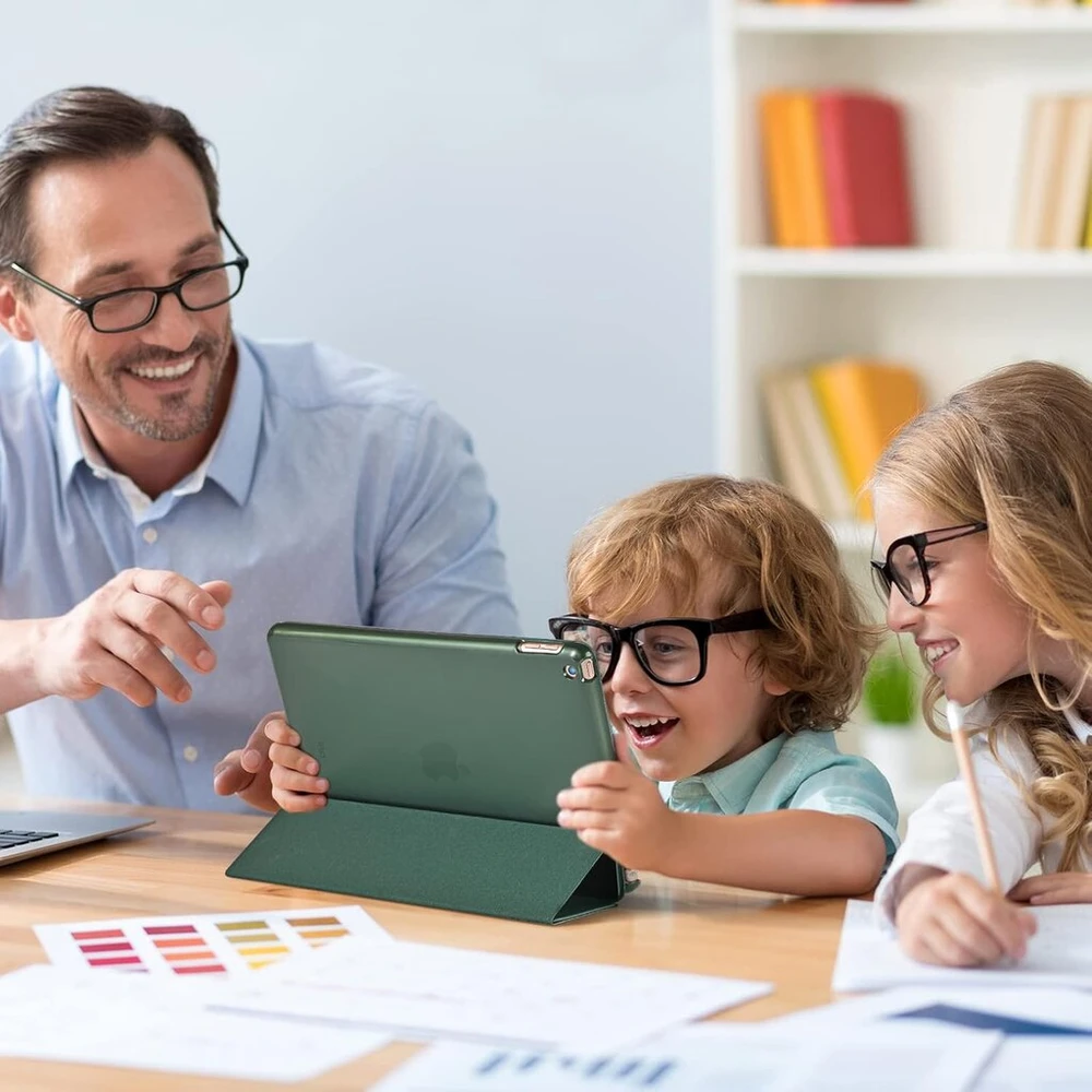 Procase dėklas, skirtas Ipad 10.2 colių 2020 8-os kartos/2019 7-os kartos, trigubo sulenkimo apsauginis dėklas, itin plonas lengvas išmanusis dangtelis su permatomu matiniu galiniu dangteliu