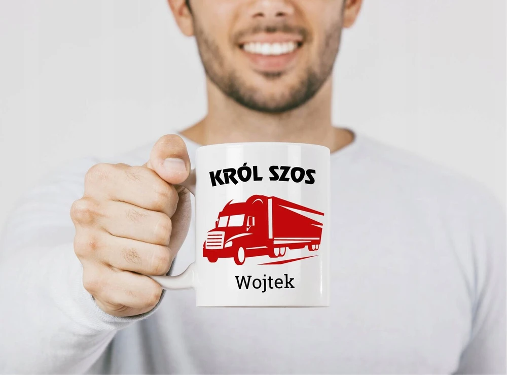Puodelis ir pagalvė su sunkvežimiu "kelių Karalius" ir vardu