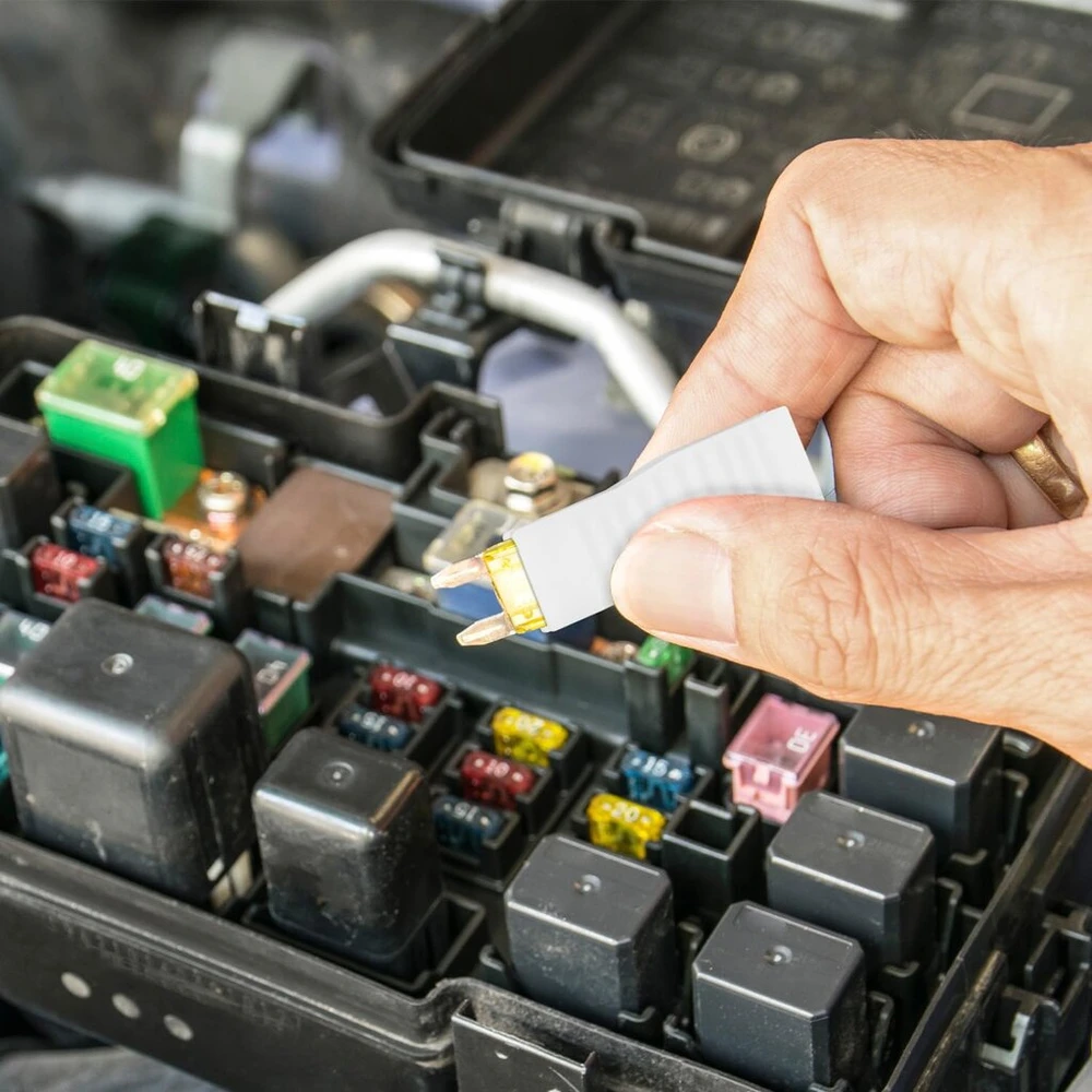 Qwork® 300 dalių automobilinių saugiklių rinkinys, 2a-40a automobilių saugiklių mišinys, mini standartinis automobilinis saugiklis su spalvų kodavimu, skirtas automobiliams, nameliams ant ratų, motociklams
