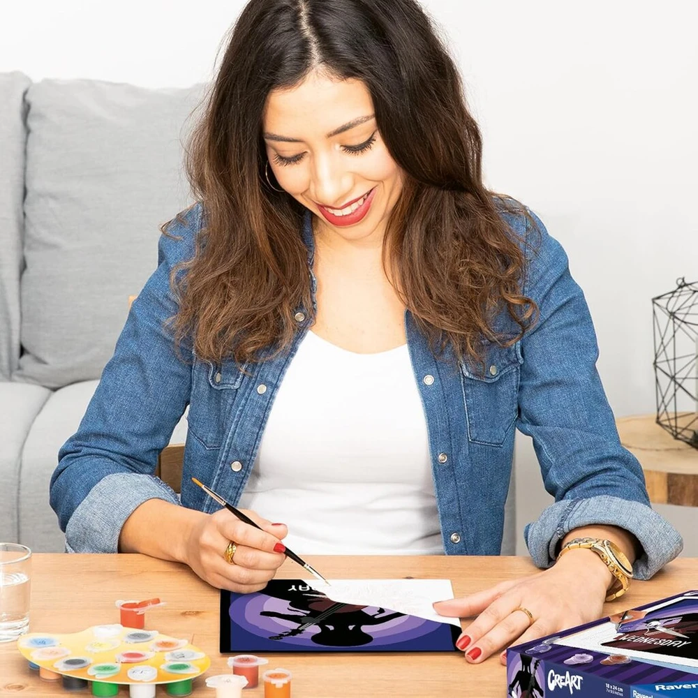 Ravensburger Creart 23889 - Wednesday - piešimas pagal skaičius suaugusiems, „pasidaryk pats“ piešimo rinkinys su teptuku ir akriliniais dažais, dovana moterims ir vyrams, paveikslas suaugusiems