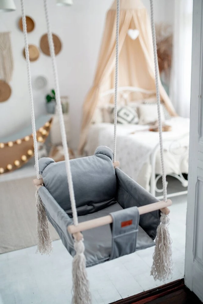 Smėlio spalvos medinės sūpynės vaikams su AKSOMINIAIS kutais Teddy bear home&baby
