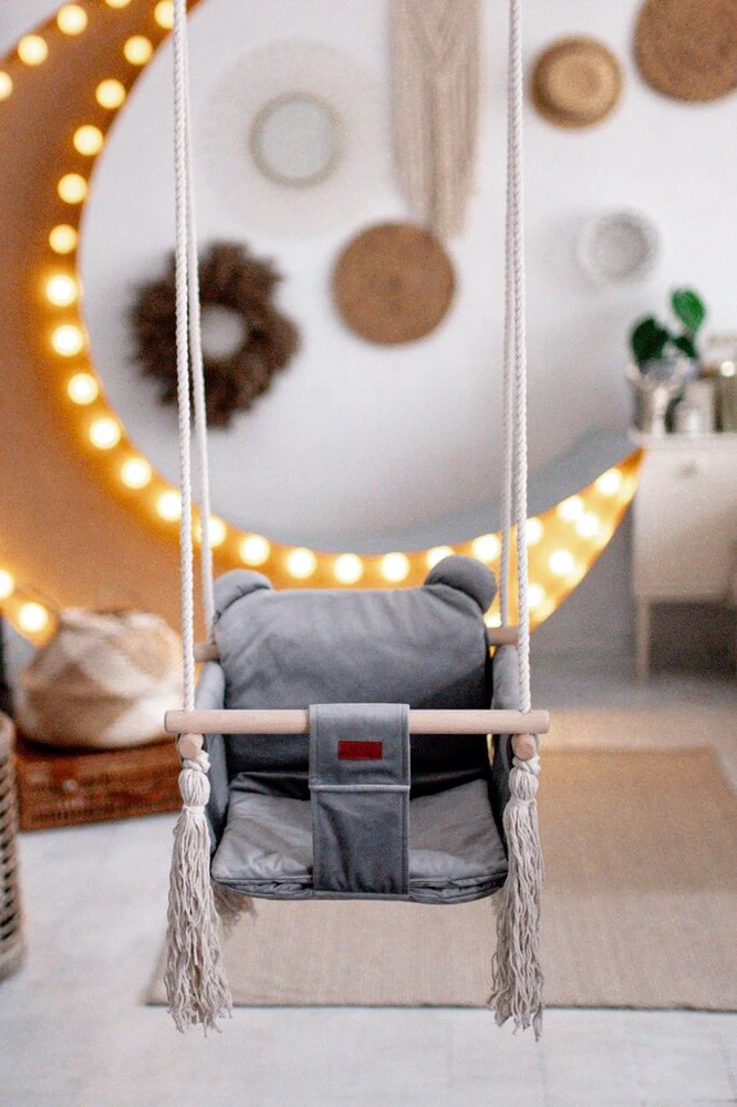 Smėlio spalvos medinės sūpynės vaikams su AKSOMINIAIS kutais Teddy bear home&baby