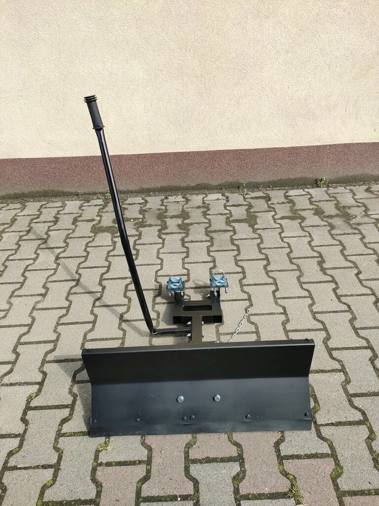 Sniego valytuvas traktoriukas