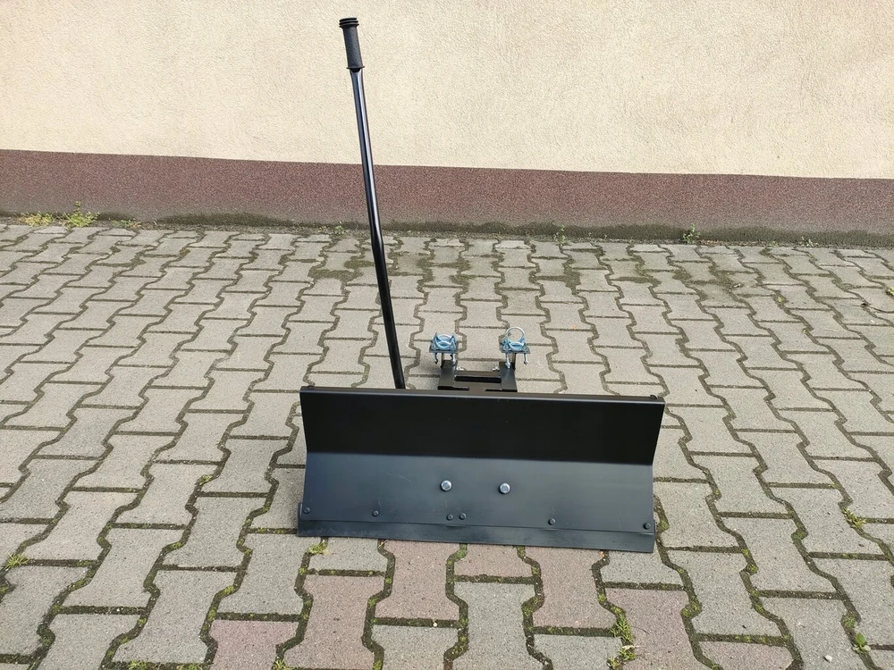 Sniego valytuvas traktoriukas