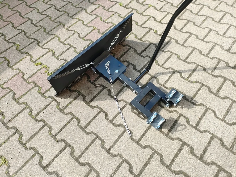Sniego valytuvas traktoriukas