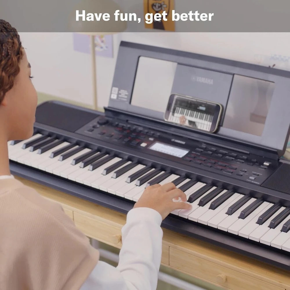 Stiprintuvas Yamaha Psr-e383 nešiojamas keyboard'as pradedantiesiems - 650 instrumentų garsų ir jėgos klavišai su 48 balsų polifonija - įsk. 2 internetinės keyboard'o pamokos Yamaha muzikos mokykloje.