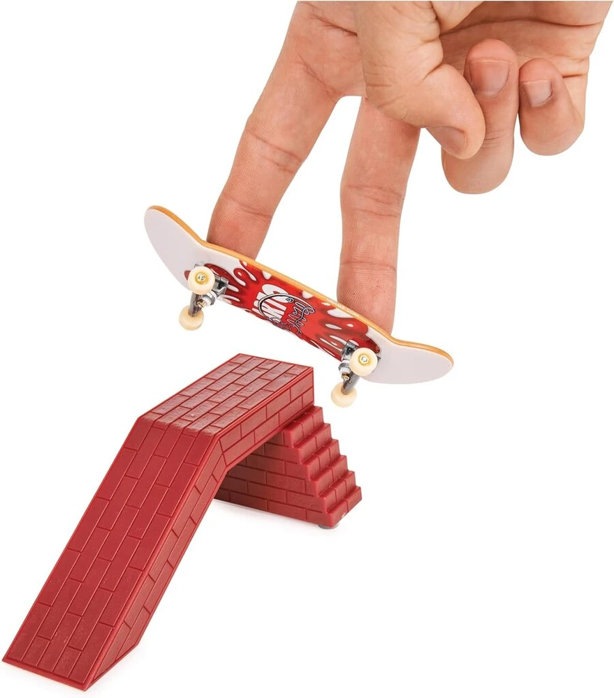 Tech Deck Vs serijos pirštų riedlenčių rinkinys iš 2 su kliūtimi, triukų kortelėmis ir priedais (atsitiktinis pasirinkimas - asortimentas)