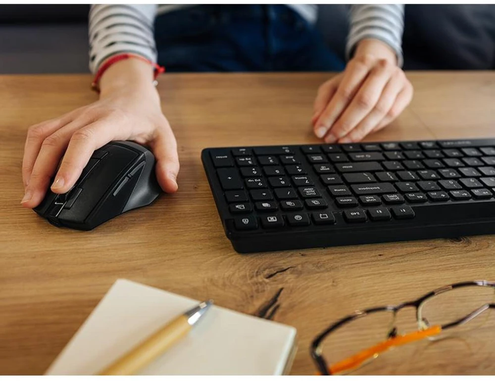 A4Tech Fstyler klaviatūra FBK27CAS, nespaudžianti, 96 % naudojama.