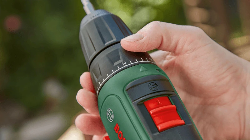 Bosch UniversalDrill 18V be akumuliatoriaus ir kroviklio Akum.suktuvas