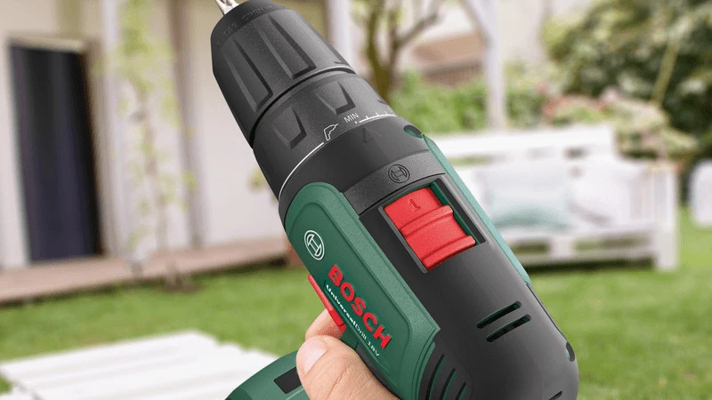 Bosch UniversalDrill 18V be akumuliatoriaus ir kroviklio Akum.suktuvas