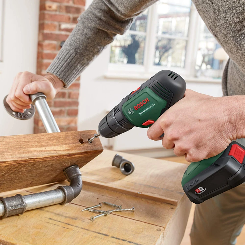 Bosch UniversalImpact18 be akumuliatoriaus ir kroviklio Akum.smūginis gręžtuvas