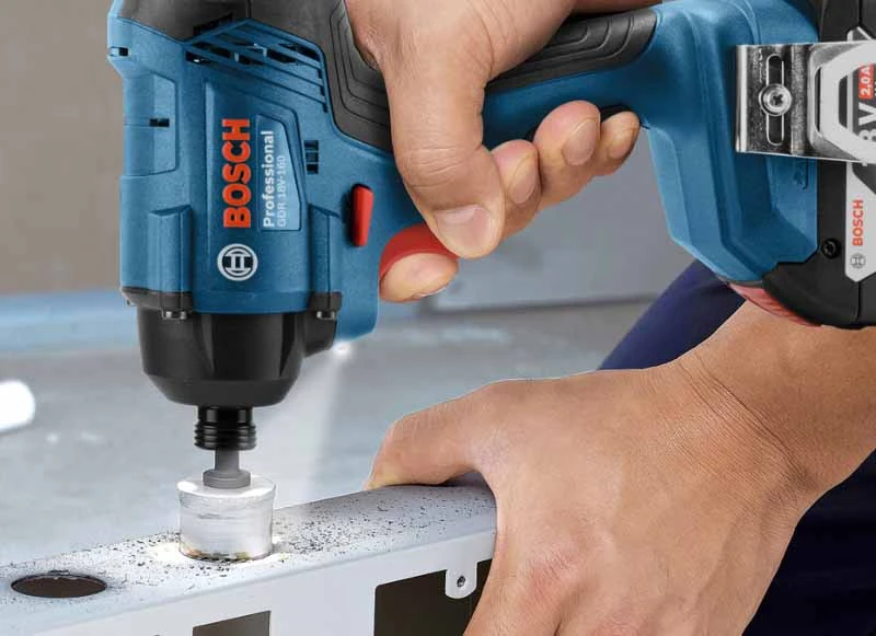 Smūginis veržliasūkis Bosch GDR 180-LI; 18 V; 2x2,0 Ah akum.
