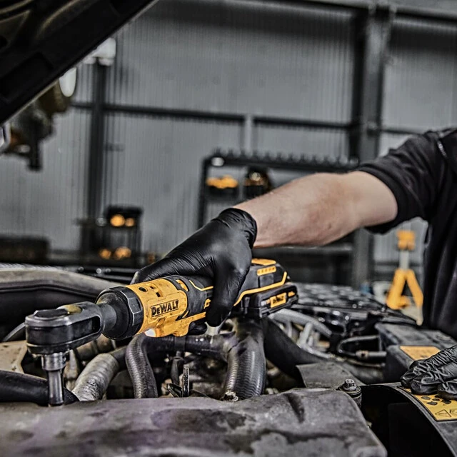 DEWALT.terkšlė 18V 3/8" 1x2,0Ah Z WYTŁOCZKĄ DO WÓZKA DCF513D1G