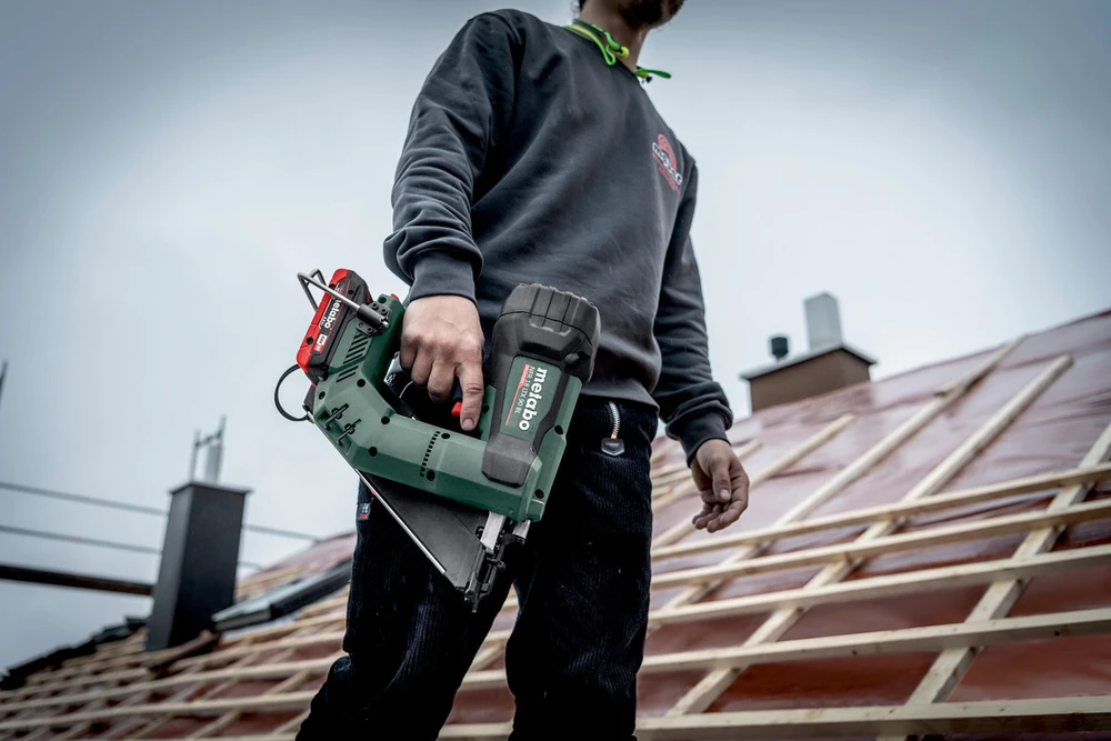 Akumuliatorinis statybinis viniakalis Metabo NFR 18 LTX 90 BL; 18 V; 2x4,0 Ah akum.