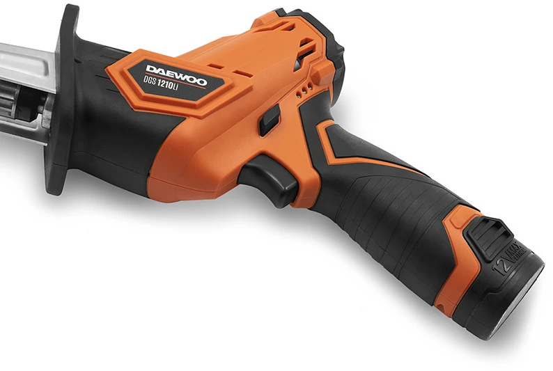 Akumuliatorinių įrankių rinkinys: Akumuliatorinis pjūklas + Suktukas DAEWOO DGA 1220Li SET