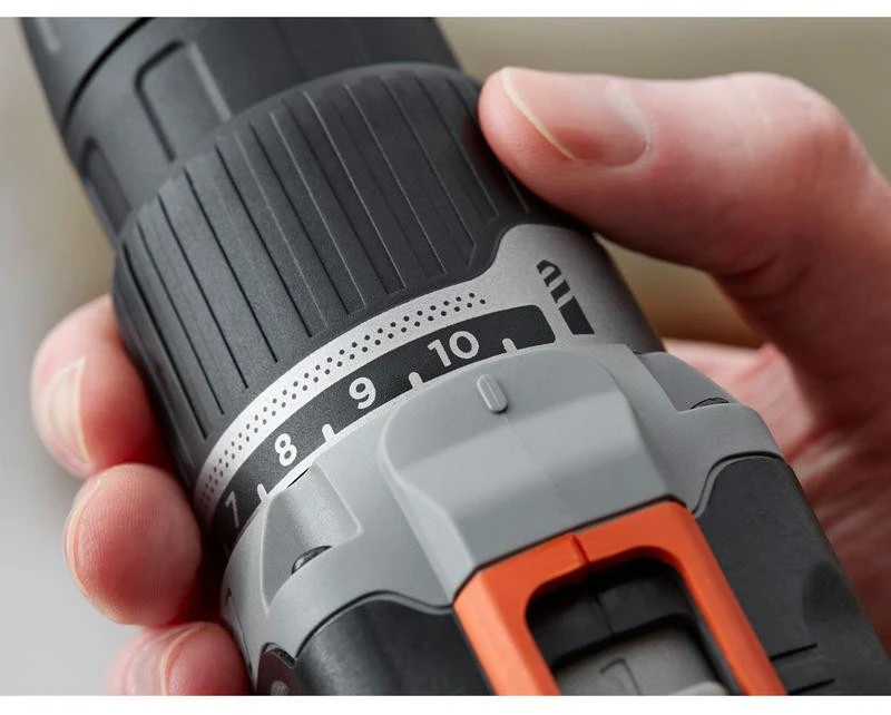 Black & Decker Juodas & Decker Suktuvas-gręžtuvas Juodas & Decker BCD001C1-QW; 18 V; 1x1,5 Ah akum.+ pakrovėjas