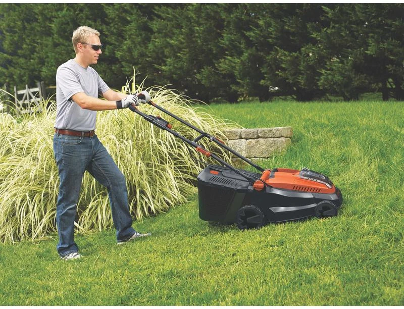 Black & Decker Juodas & Decker 38 cm vejapjovė, 1x2Ah, 1.3A įkroviklis CLM3820L1-QW Juodas DECKER