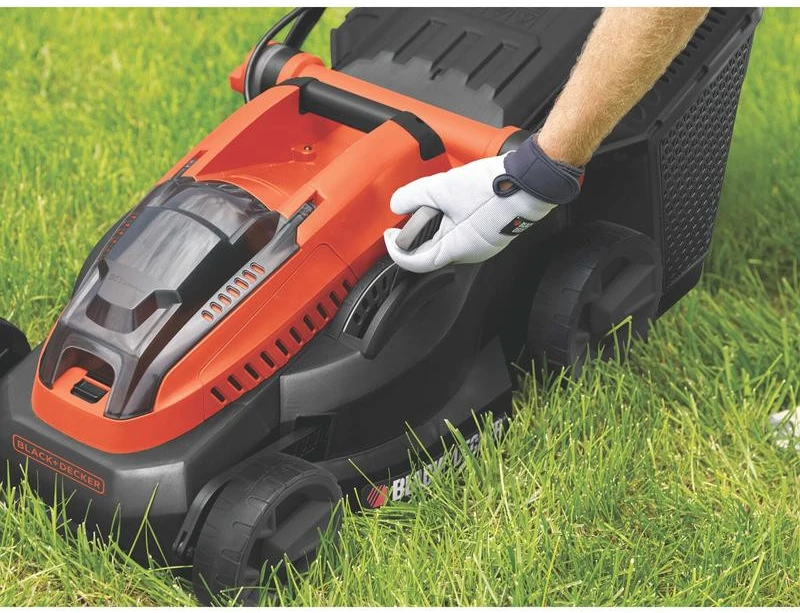 Black & Decker Juodas & Decker 38 cm vejapjovė, 1x2Ah, 1.3A įkroviklis CLM3820L1-QW Juodas DECKER