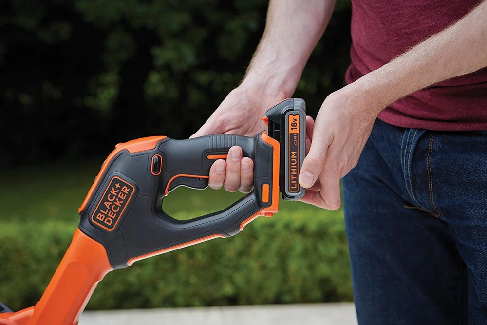Black & Decker Juodas & Decker Akumuliatorinė žoliapjovė STC1820ESTC1820EPC 18 V 2 Ah 28 cm, Juodas & Decker