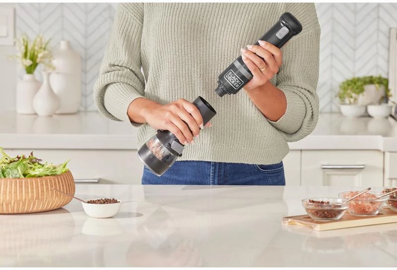 Black & Decker Juodas & Decker BD BLENDER 7,2V 2w1 Juodas BCKM1012KB
