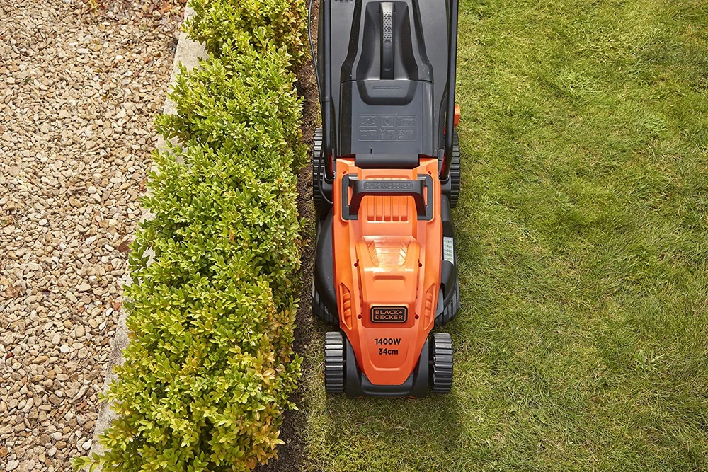 Black & Decker Juodas & Decker Vejapjovė Juodas & Decker BEMW461BH-QS; 1400 W; elektrinė