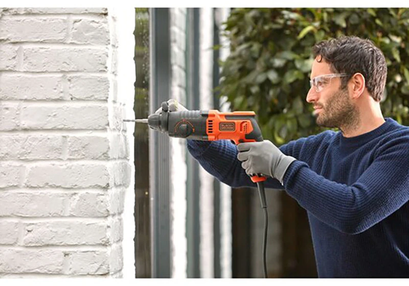 Black & Decker Perforatorius SDS+ smūginis gręžtuvas, 650 W, 1,4 J smūginis, 3 veikimo režimai, nešiojimo dėklas
