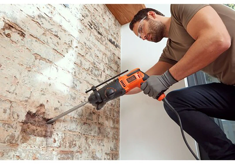 Black & Decker Perforatorius SDS+ smūginis gręžtuvas, 650 W, 1,4 J smūginis, 3 veikimo režimai, nešiojimo dėklas