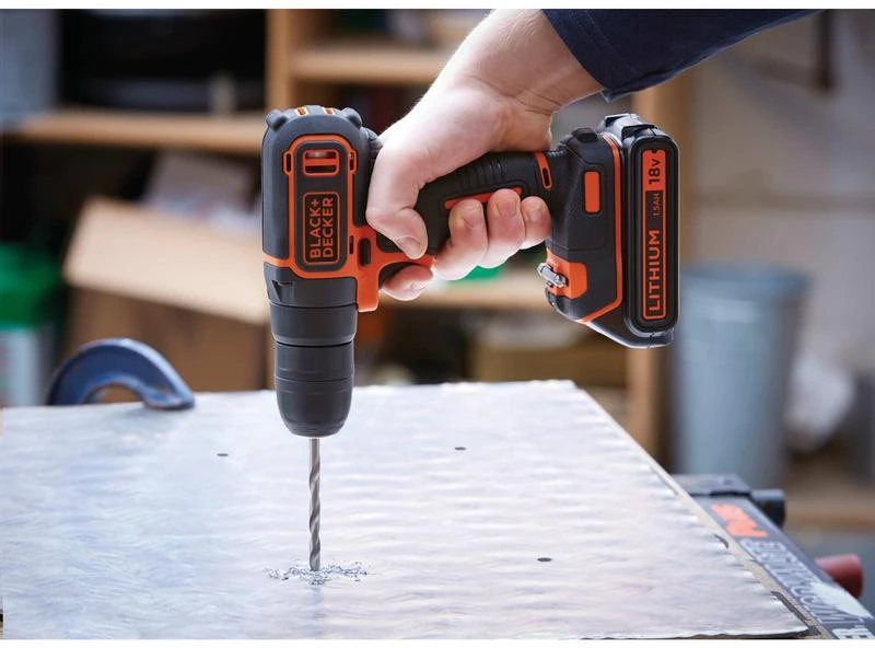 Black & Decker Juodas & Decker Gręžimo mašina Juodas & Decker 18 V 2 x 2 Ah baterija