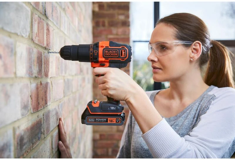 Black & Decker Juodas & Decker Gręžimo mašina Juodas & Decker 18 V 2 x 2 Ah baterija