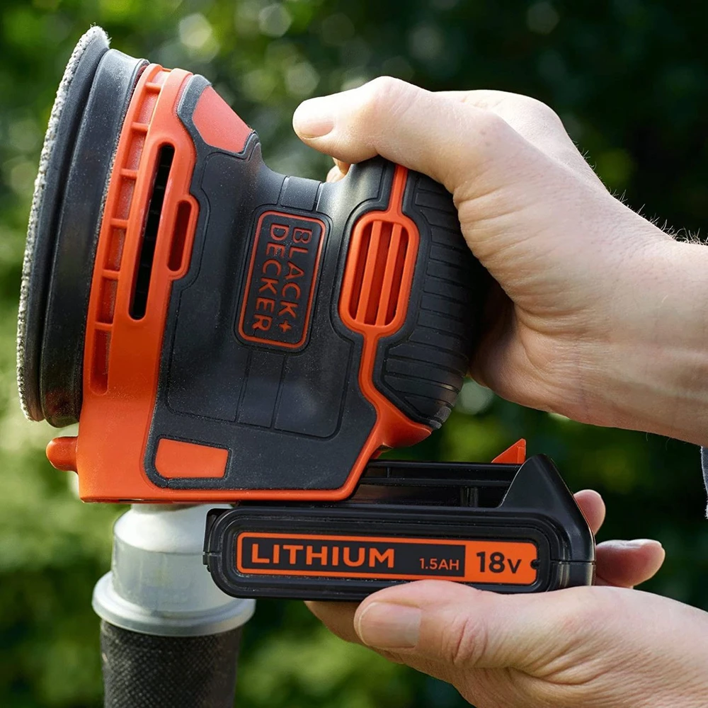 Black & Decker Juodas & Decker Ekscentrinis šlifuoklis Juodas & Decker BDCROS18-QW; 18 V; 1,5 Ah akum.+ pakrovėjas