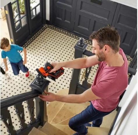 Black & Decker Juodas & Decker Akumuliatorinis trikampis šlifuoklis Juodas & Decker BDCDS18N-XJ; 18 V (be akumuliatoriaus ir pakrovėjo)