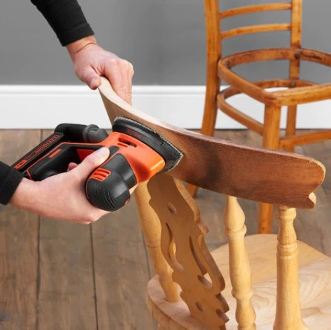 Black & Decker Juodas & Decker Akumuliatorinis trikampis šlifuoklis Juodas & Decker BDCDS18N-XJ; 18 V (be akumuliatoriaus ir pakrovėjo)