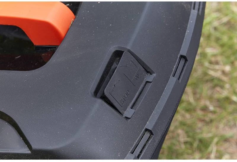 Black & Decker Juodas & Decker B&D vejapjovė 33cm 2x36V
