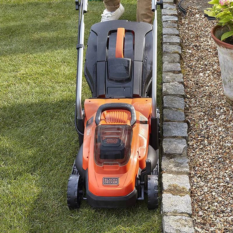 Black & Decker Juodas & Decker B&D vejapjovė 33cm 2x36V