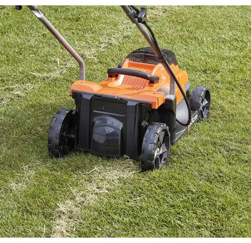 Black & Decker Juodas & Decker B&D vejapjovė 33cm 2x36V