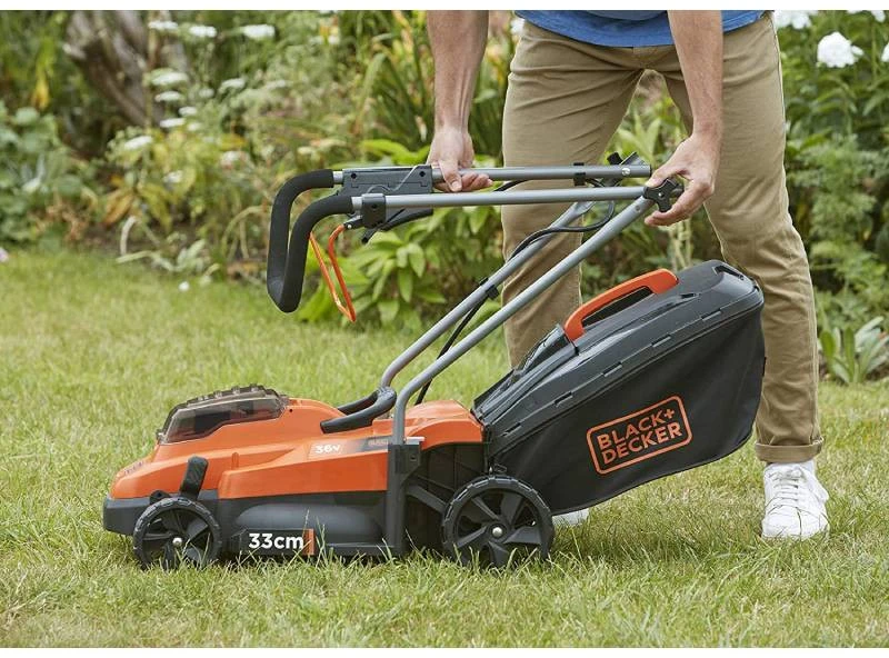 Black & Decker Juodas & Decker B&D vejapjovė 33cm 2x36V