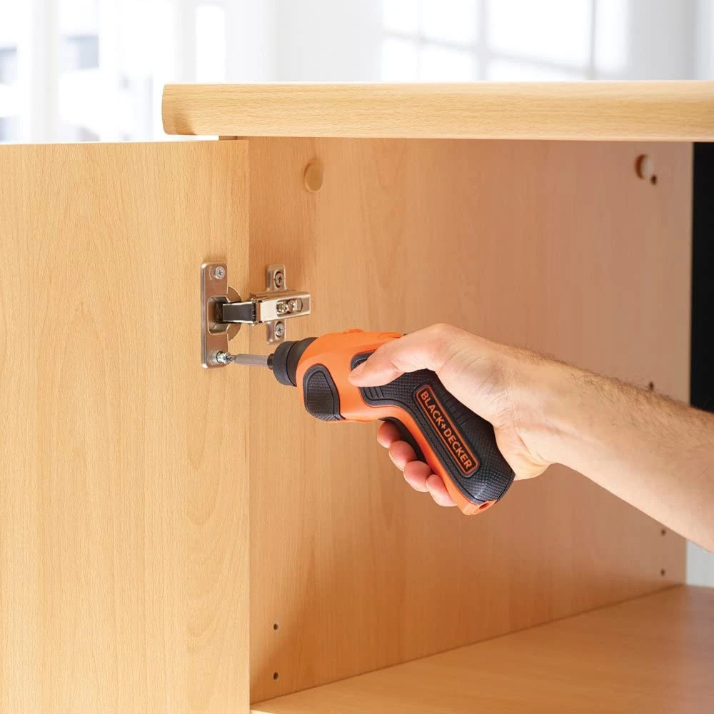 Black & Decker Juodas & Decker Akumuliatorinis suktuvas Juodas & Decker CS3651LC-QW; 3,6 V; 1x1,5 Ah akum.
