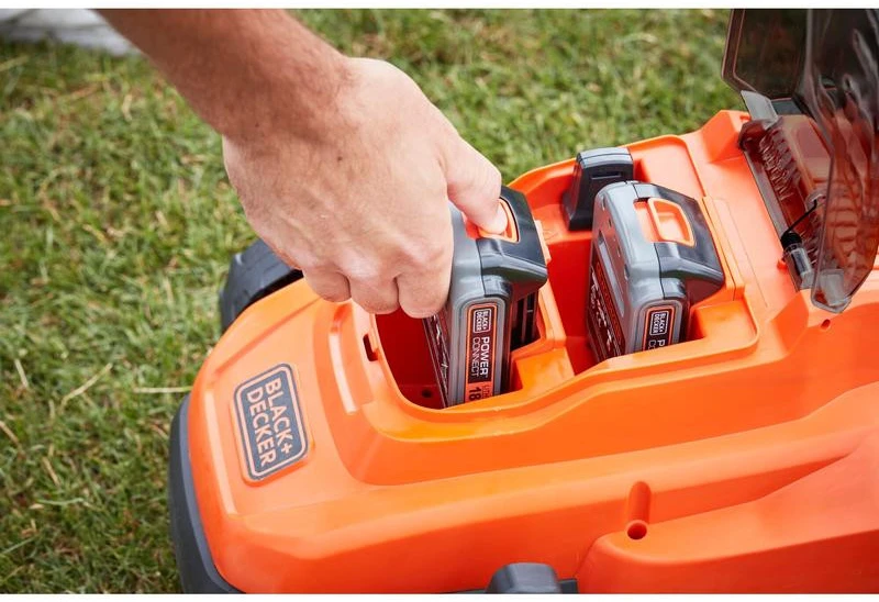 Black & Decker Juodas & Decker Juodas+DECKER KOSIARKA AKU. 2x18V /33cm BCMW3318N POWERCONNECT