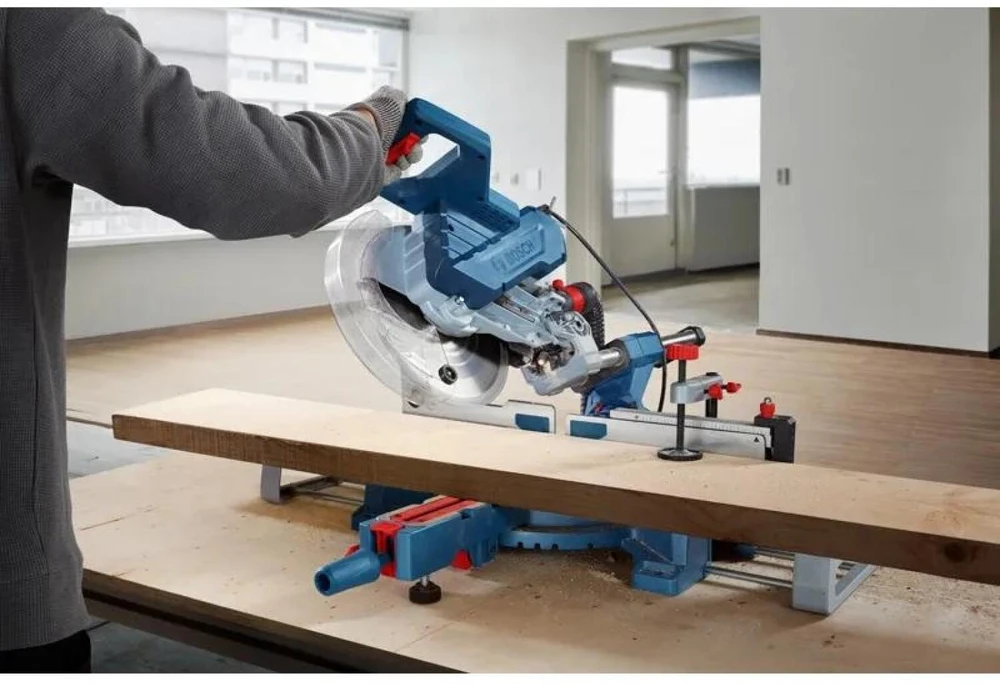 Skersinio pjovimo staklės Bosch GCM 254 D Professional; 1800 W