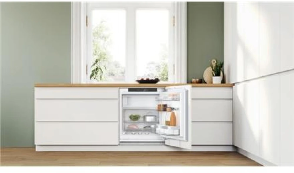 Bosch KUL22ADD0 Serija 6, Apačioje montuojamas šaldytuvas su šaldiklio skyriumi, 82 x 59.8 cm, švelniai uždaromas plokščias vyris