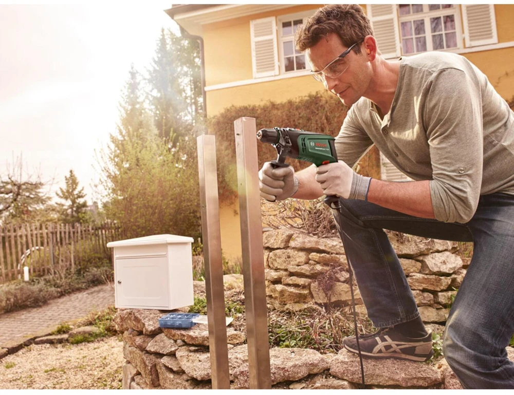 Bosch smūginis gręžtuvas UniversalImpact 730 0603313401, 730 W, 3200 aps/min, 13 mm, 2 greičiai, ergonomiškas, kompaktiškas