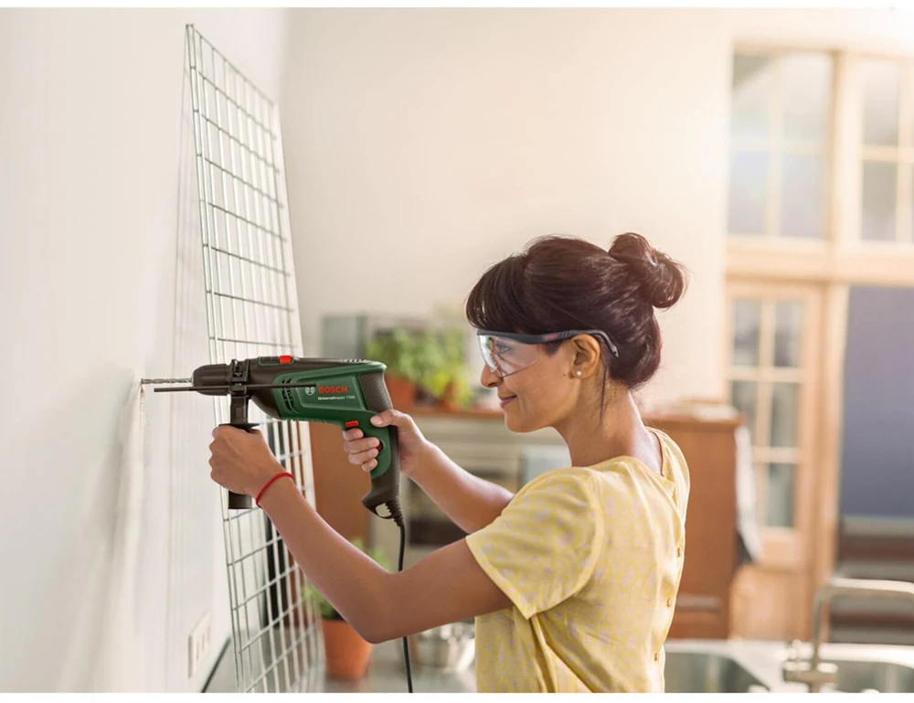 Bosch smūginis gręžtuvas UniversalImpact 730 0603313401, 730 W, 3200 aps/min, 13 mm, 2 greičiai, ergonomiškas, kompaktiškas