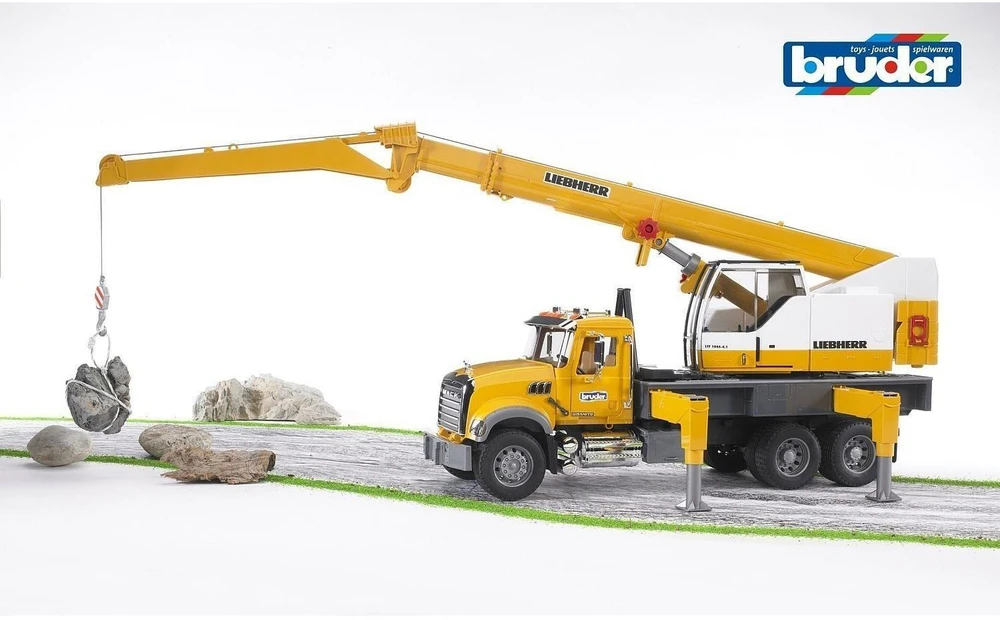 BRUDER didelis kranas su strėle MACK Granite Liebherr 02818