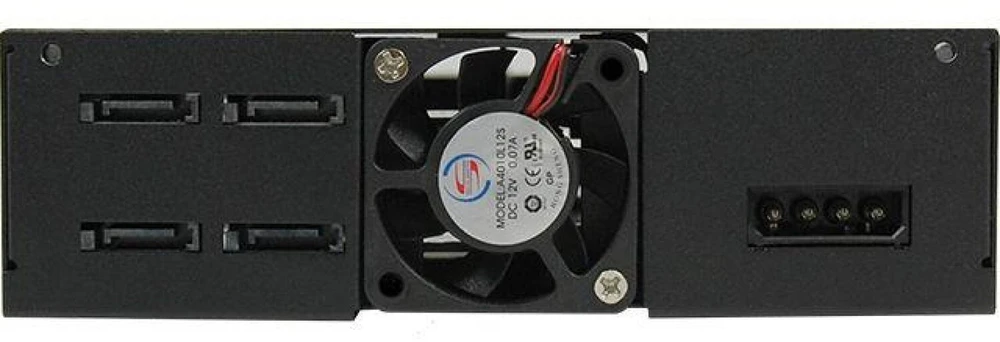 CHIEFTEC 1 x 5,25 colio skyrius, skirtas 4 x 2,5 colio S-ATA HDD karštai keičiamam metalui