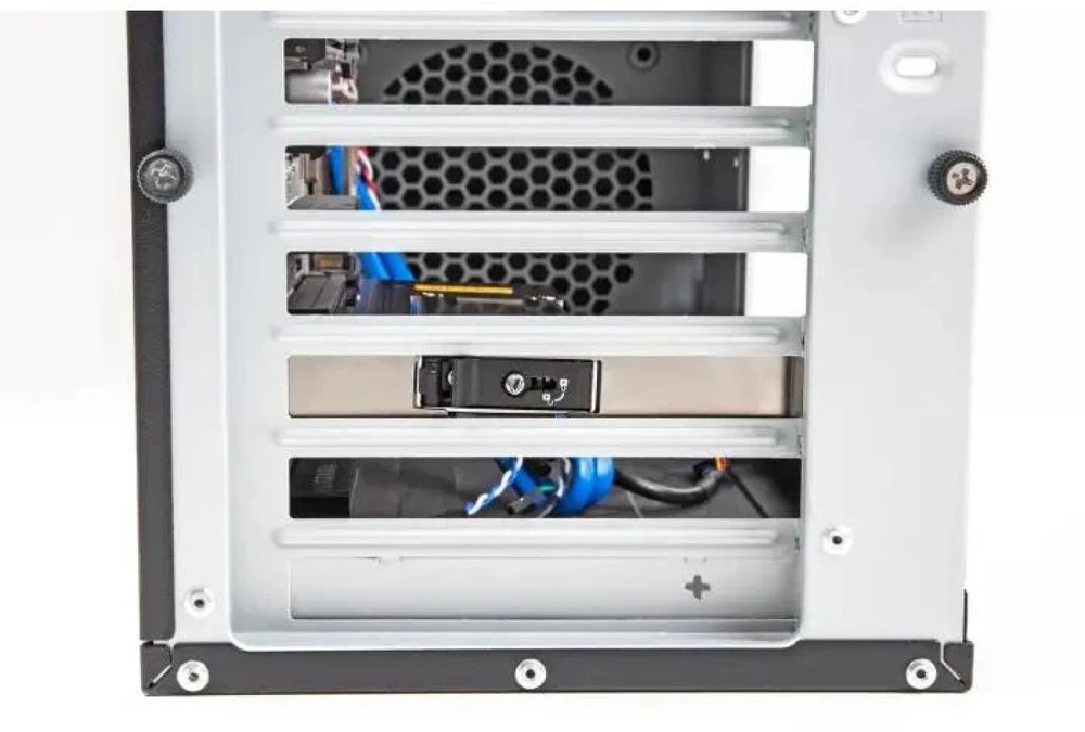 „Kieszeń Delock“ nuimamo rėmo PCI Express plokštė, skirta 1 x M.2 NMVe SSD, sąsajos plokštė
