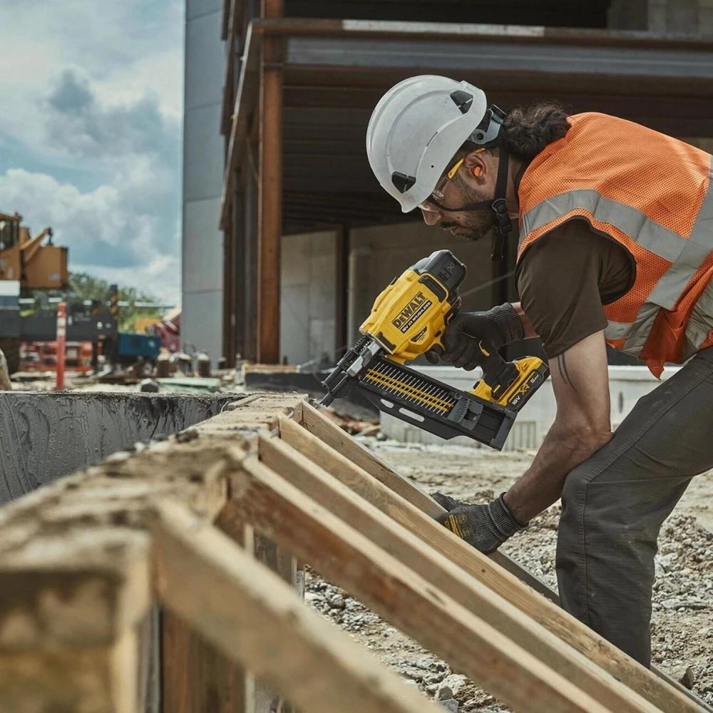 Dewalt Duplex Nailer DCN910N-XJ, 18V, 3.9kg, 28 nagų, 76mm, 3.3mm, be anglies, bevielis, jungiklis, galinis pakrovimas