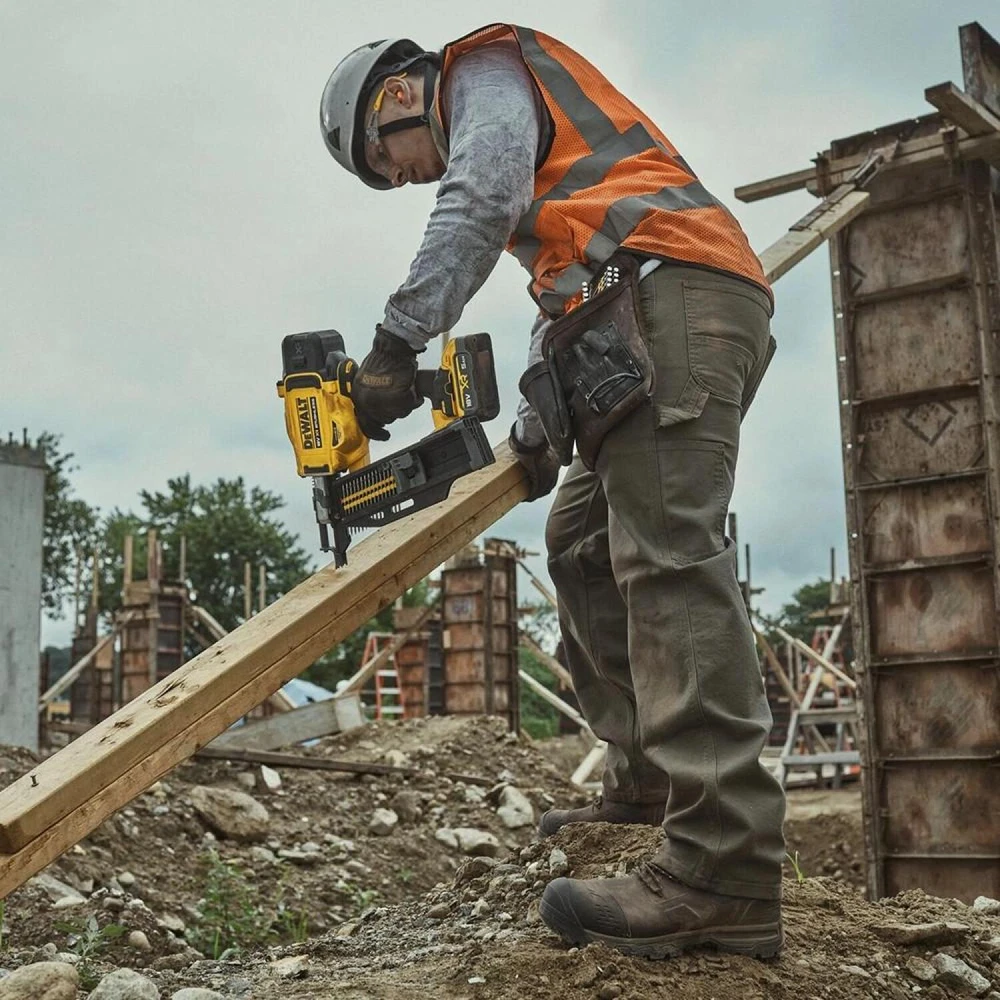 Dewalt Duplex Nailer DCN910N-XJ, 18V, 3.9kg, 28 nagų, 76mm, 3.3mm, be anglies, bevielis, jungiklis, galinis pakrovimas