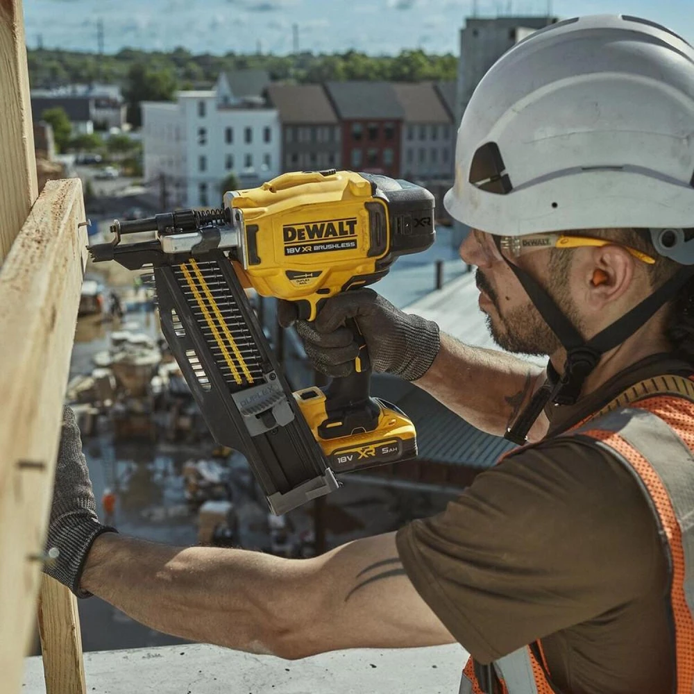 Dewalt Duplex Nailer DCN910N-XJ, 18V, 3.9kg, 28 nagų, 76mm, 3.3mm, be anglies, bevielis, jungiklis, galinis pakrovimas