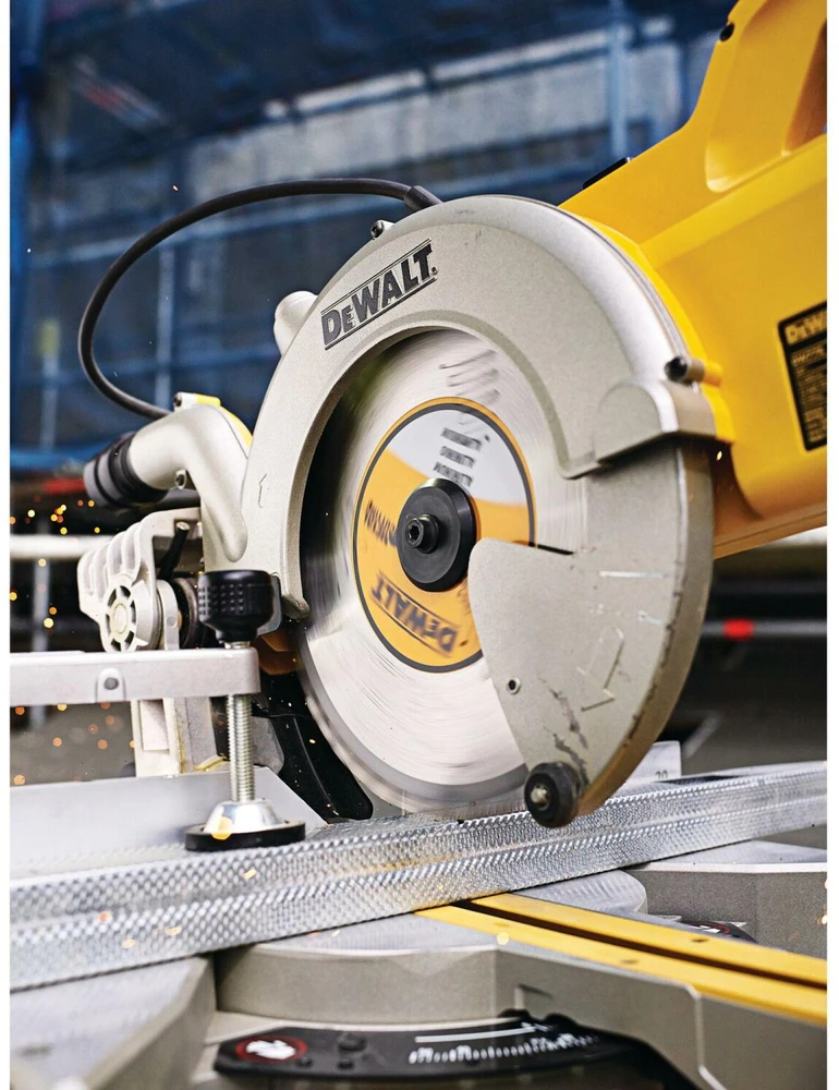 Pjovimo diskas aliuminiui DeWalt; 216x2,6x30,0 mm; Z48; -5°